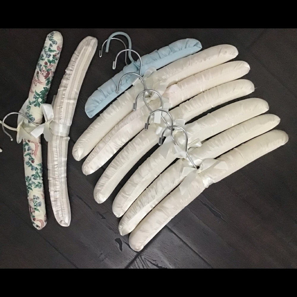 8 satin padded clothes hangers, 15.5” w/ 1 bonus.